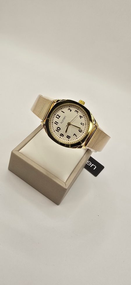 Zegarek ścięty po bokach