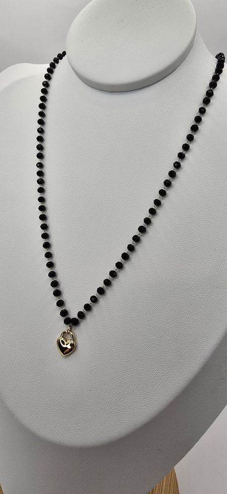 Naszyjnik czarne koraliki serduszko