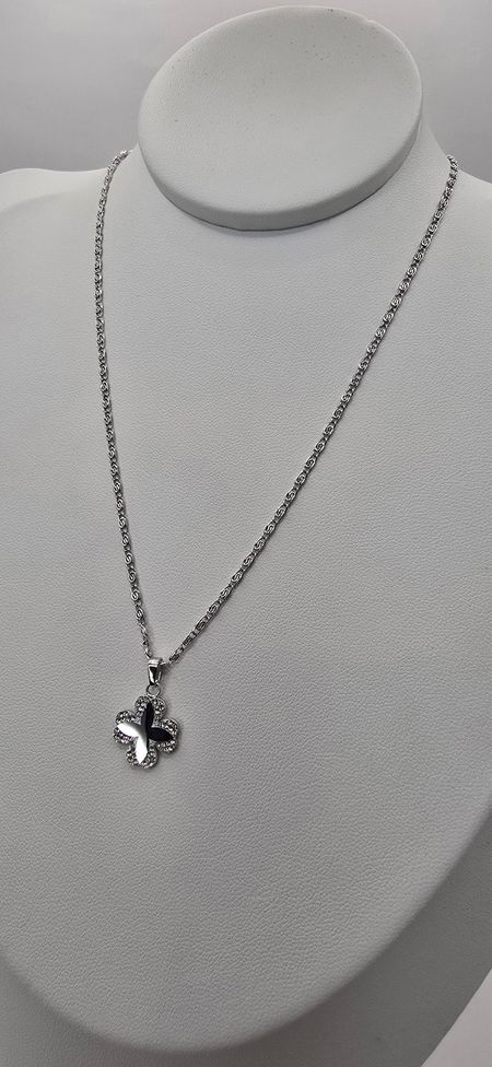 Naszyjnik cyrkoniowa koniczynka z lilijką