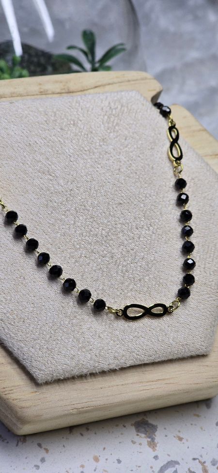 Naszyjnik czarne koraliki znak nieskończoności 50cm +5 cm