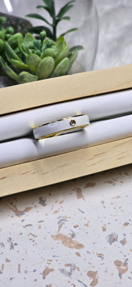 Pierścionek biała emalia cyrkonia